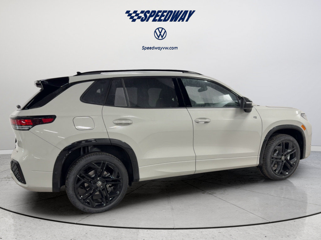 New 2026 Volkswagen Tiguan SE R-Line AWD/4WD image 4