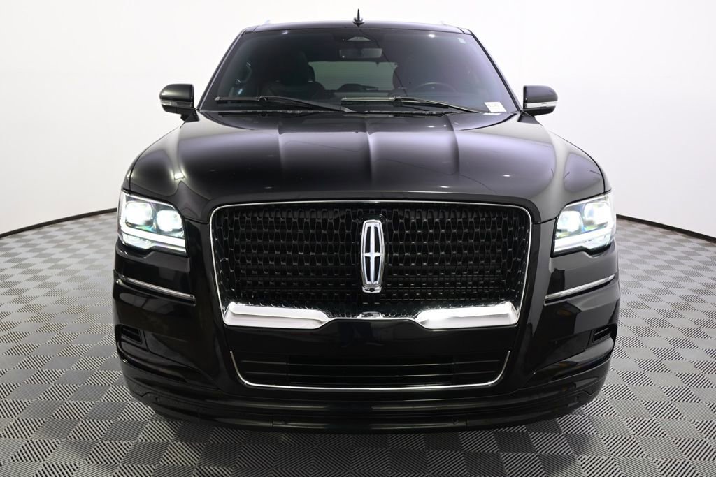 Used 2023 Lincoln Navigator Reserve AWD/4WD image 10