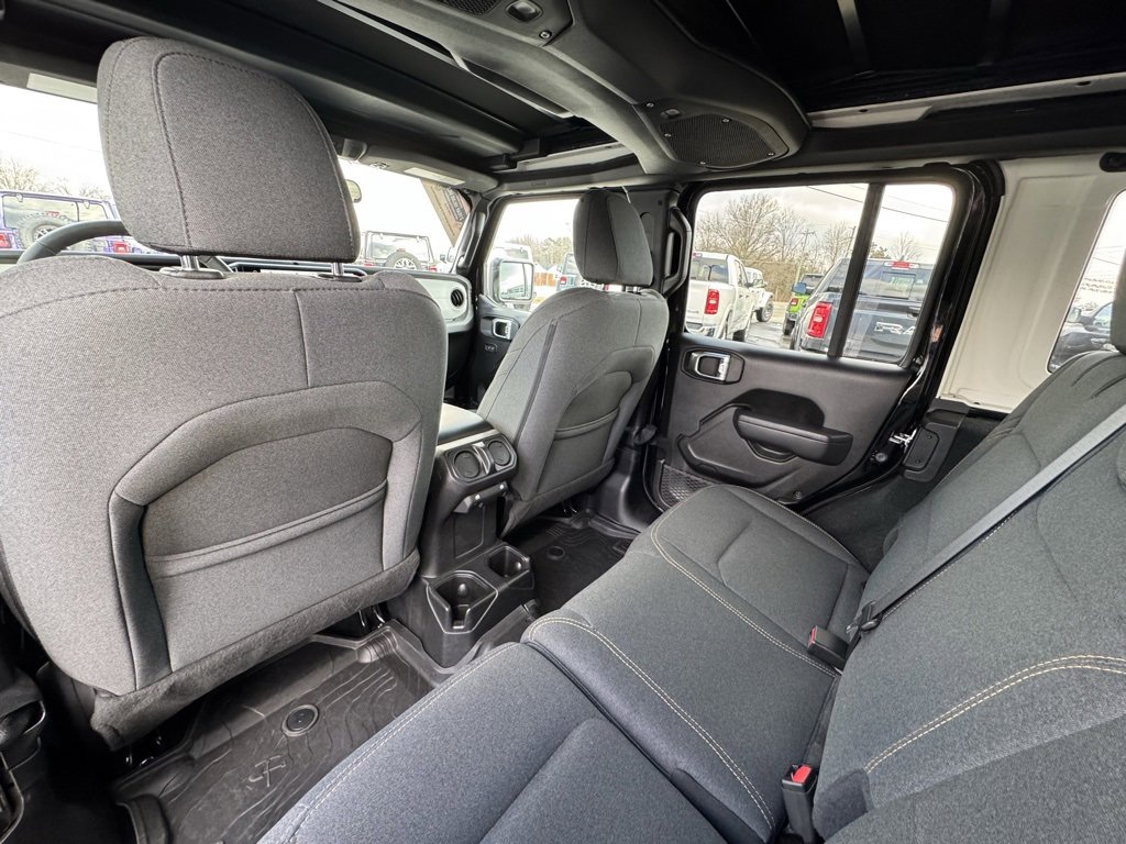 Used 2024 Jeep Wrangler Willys image 12