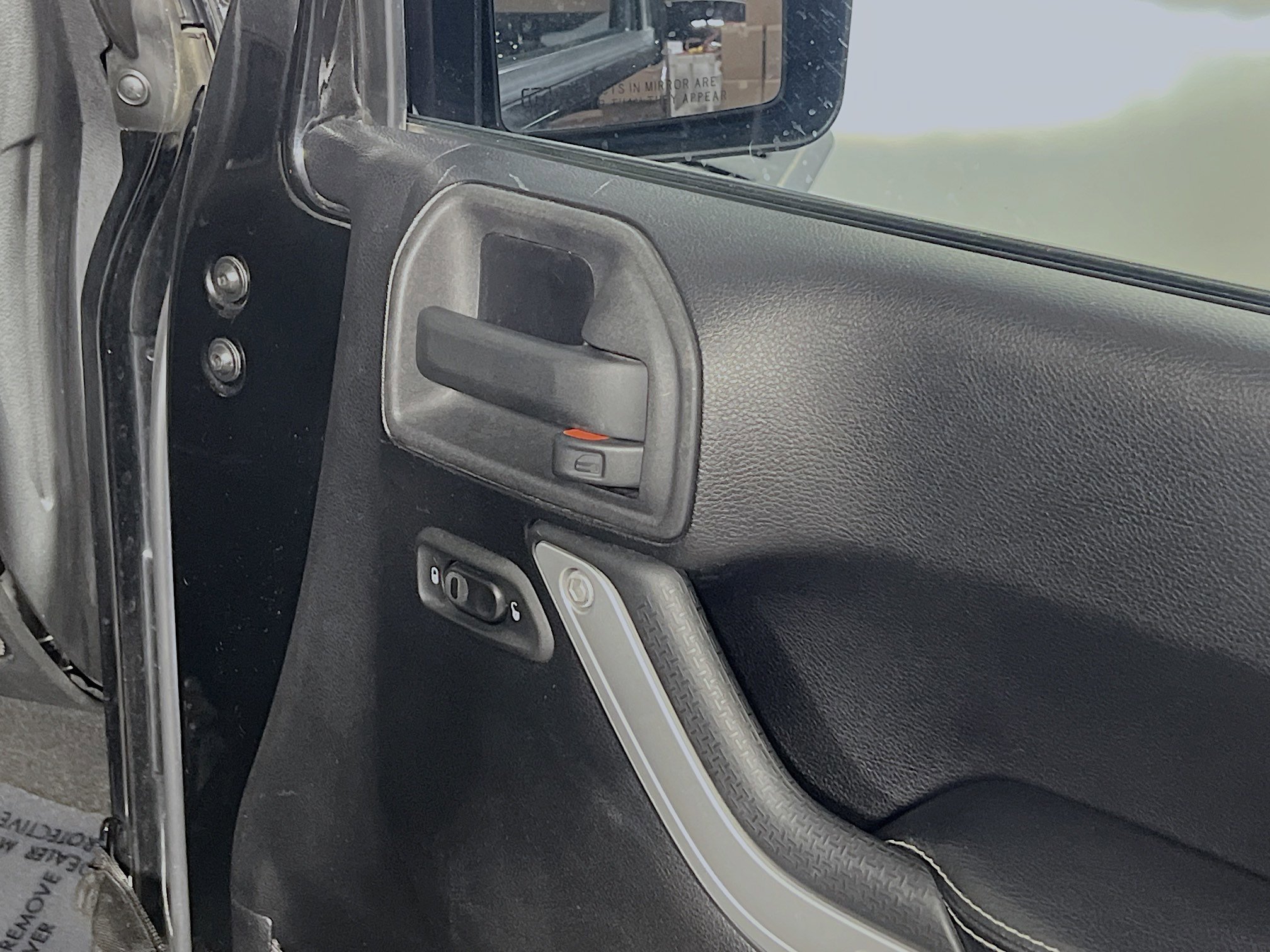 Used 2012 Jeep Wrangler Unlimited Rubicon image 31