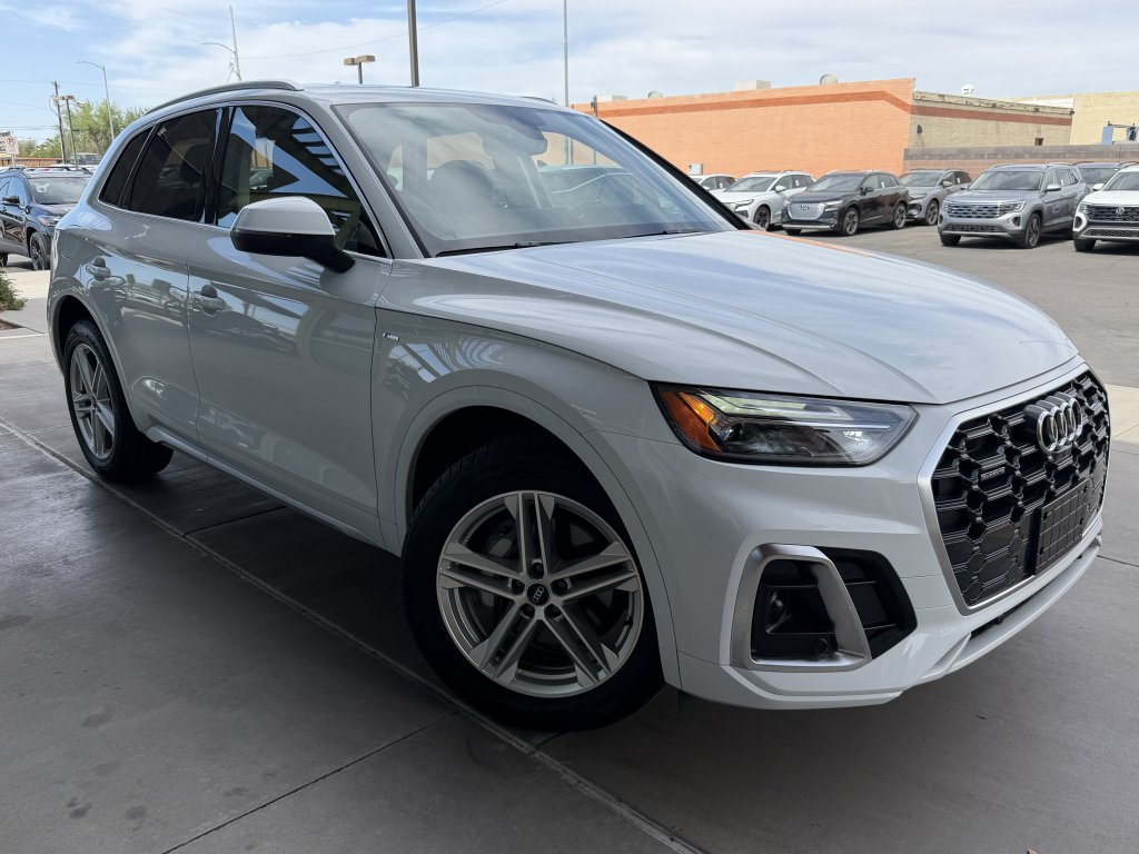 Used 2025 Audi Q5 e Premium Plus w/ Premium Plus Package AWD/4WD image 6