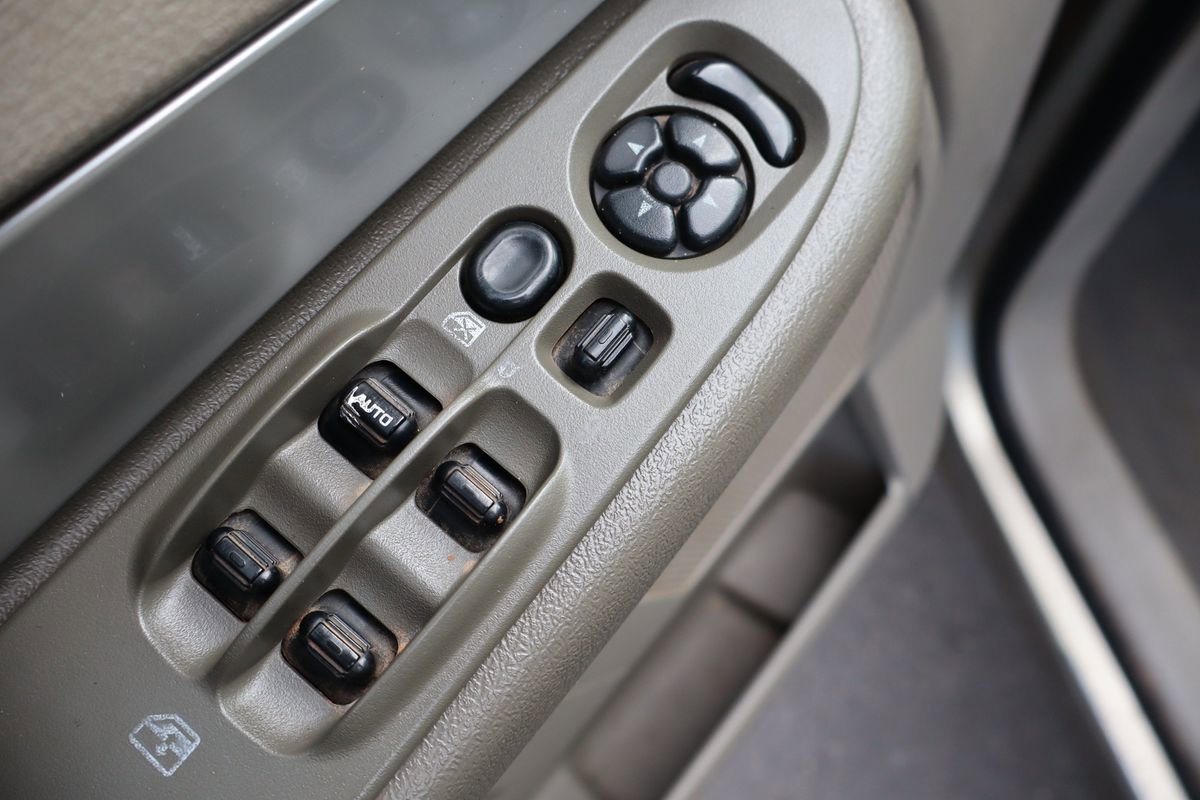 Used 2009 Dodge Ram 2500 Truck SLT image 27