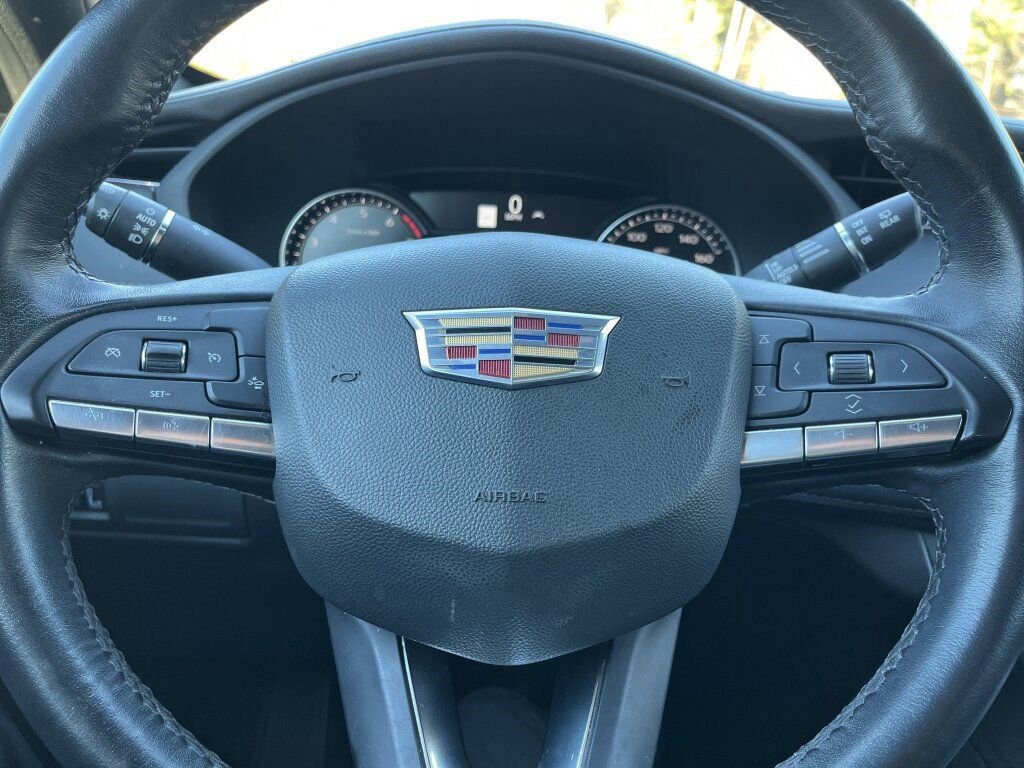 Used 2022 Cadillac XT4 Premium Luxury w/ Driver Assist Package image 11