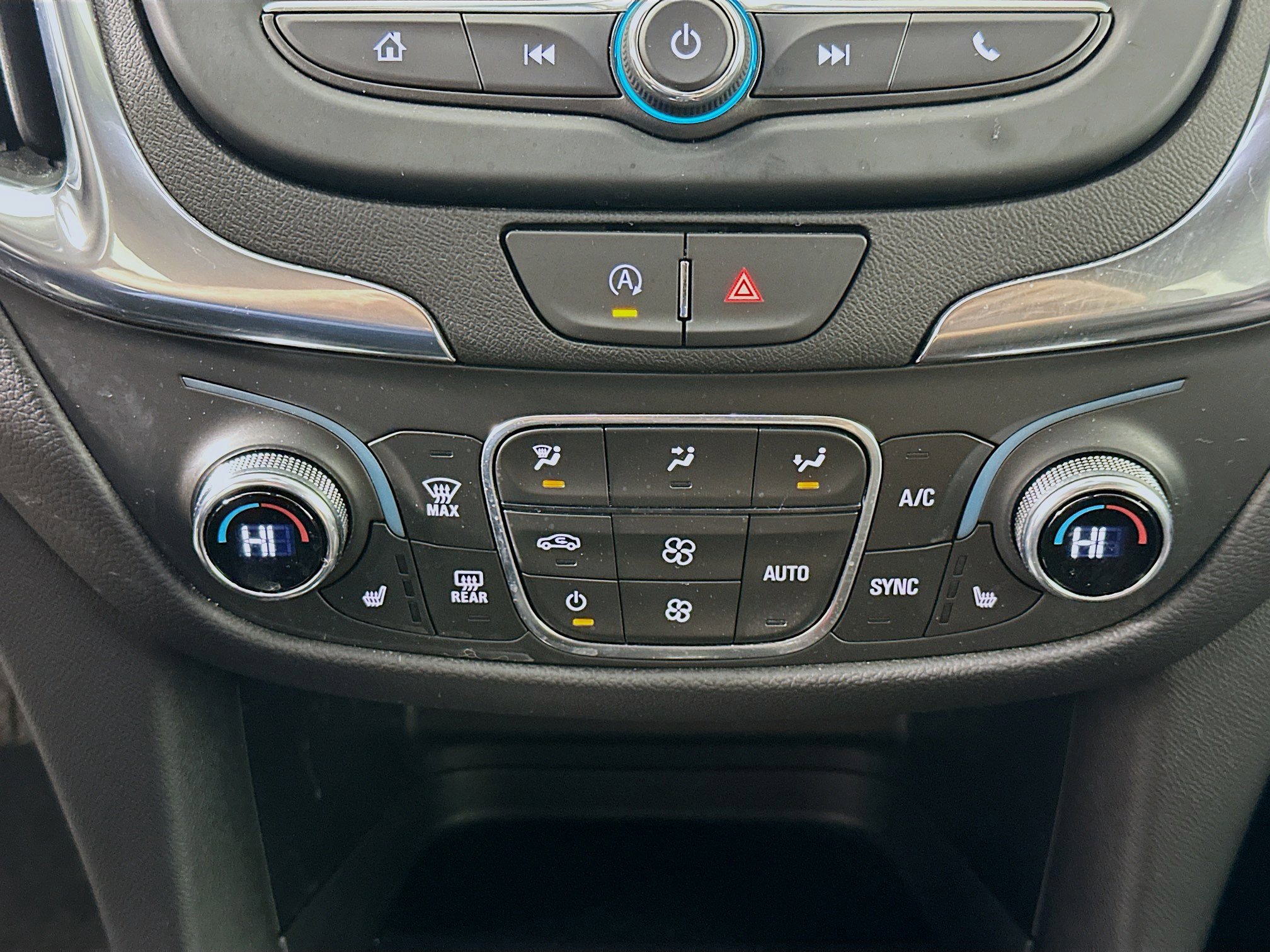 Used 2024 Chevrolet Equinox LT w/ LPO, Floor Liner Package FWD image 22