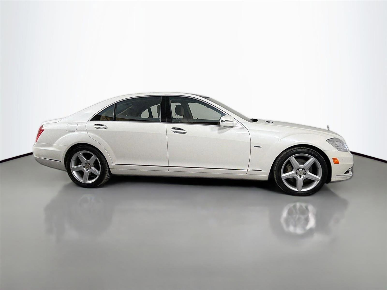 Used 2012 Mercedes-Benz S 550 4MATIC image 5