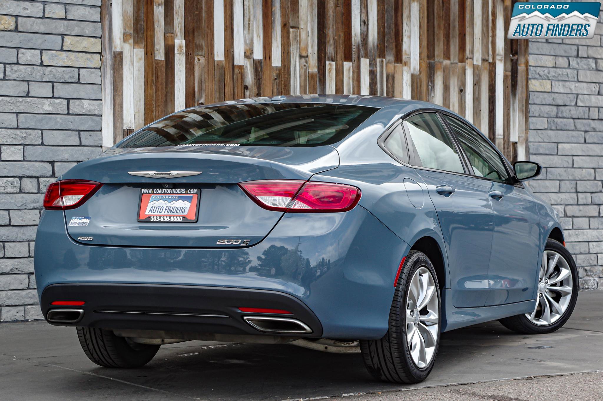 Used 2015 Chrysler 200 S w/ Comfort Group image 7