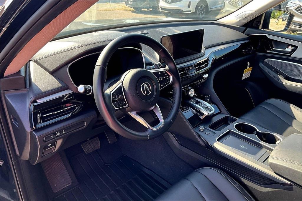 Used 2025 Acura MDX FWD image 9