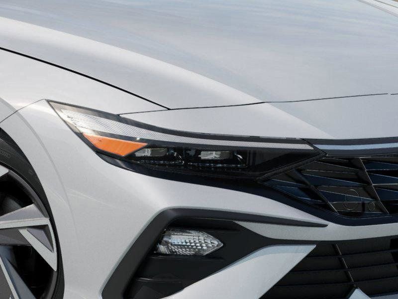 New 2025 Hyundai Elantra SEL image 9