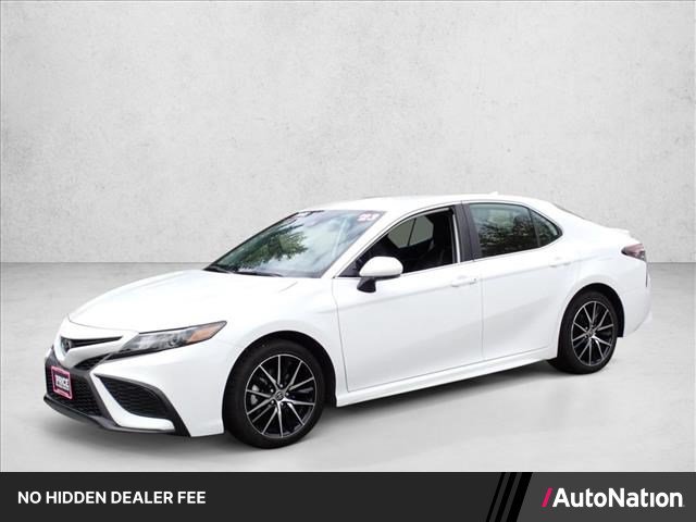Used 2024 Toyota Camry SE FWD image 1