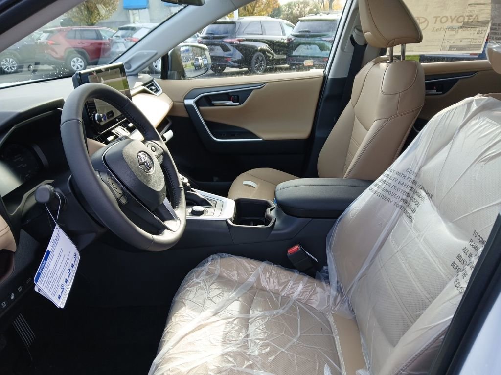 New 2025 Toyota RAV4 Limited image 8