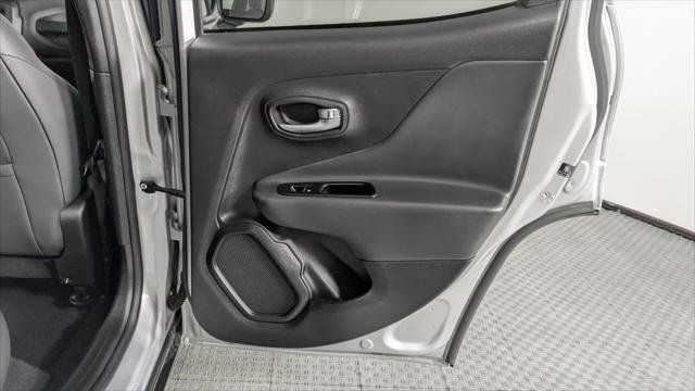 Used 2020 Jeep Renegade Limited AWD/4WD image 19
