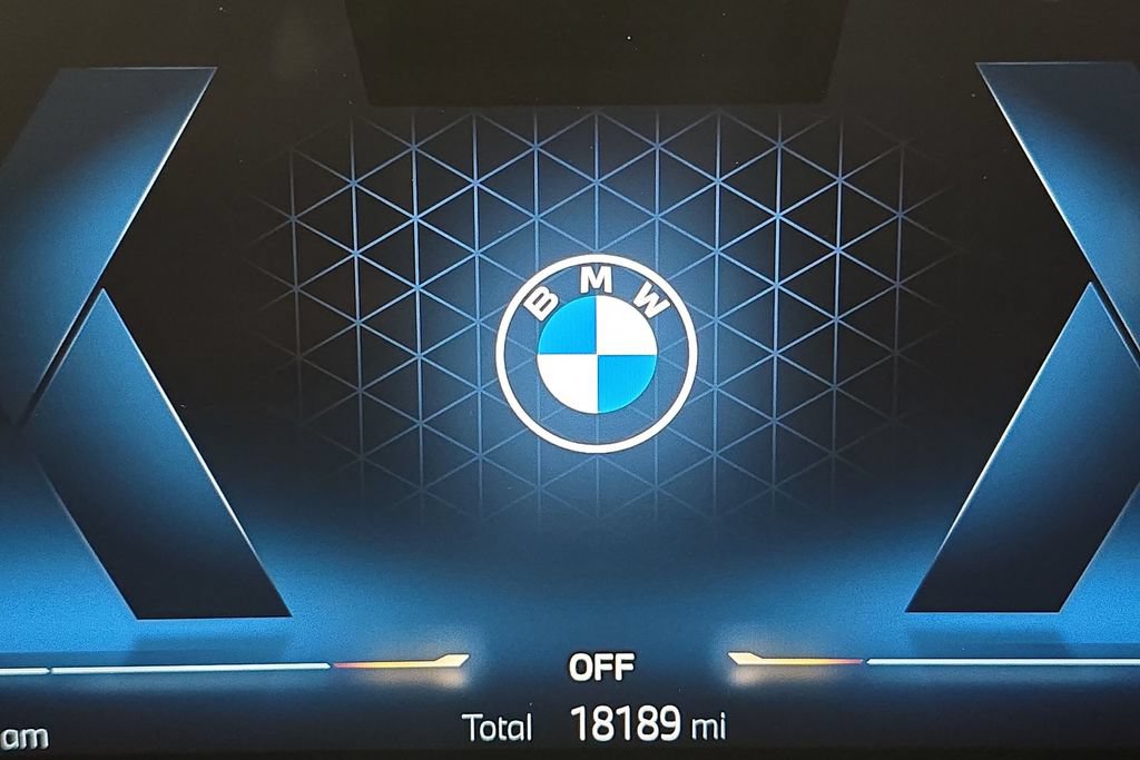 Certified 2024 BMW 530i xDrive w/ Premium Package AWD/4WD image 16
