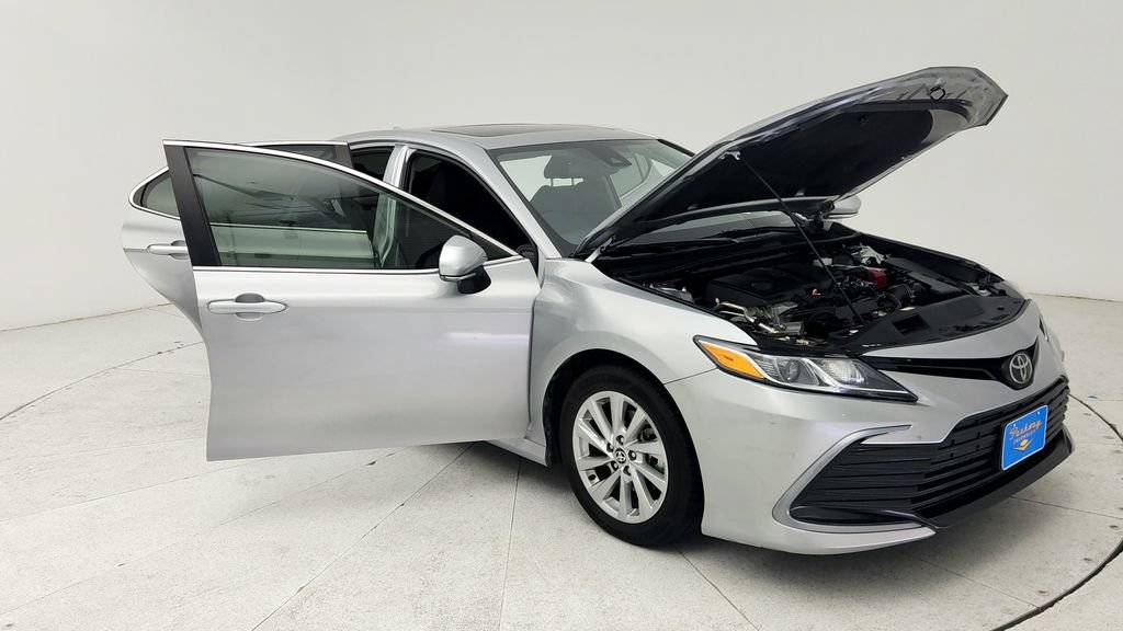 Used 2024 Toyota Camry LE w/ Convenience Package FWD image 10