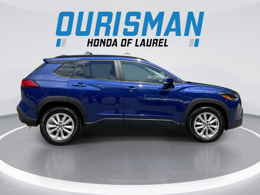Used 2022 Toyota Corolla Cross LE w/ Moonroof Package AWD/4WD image 9
