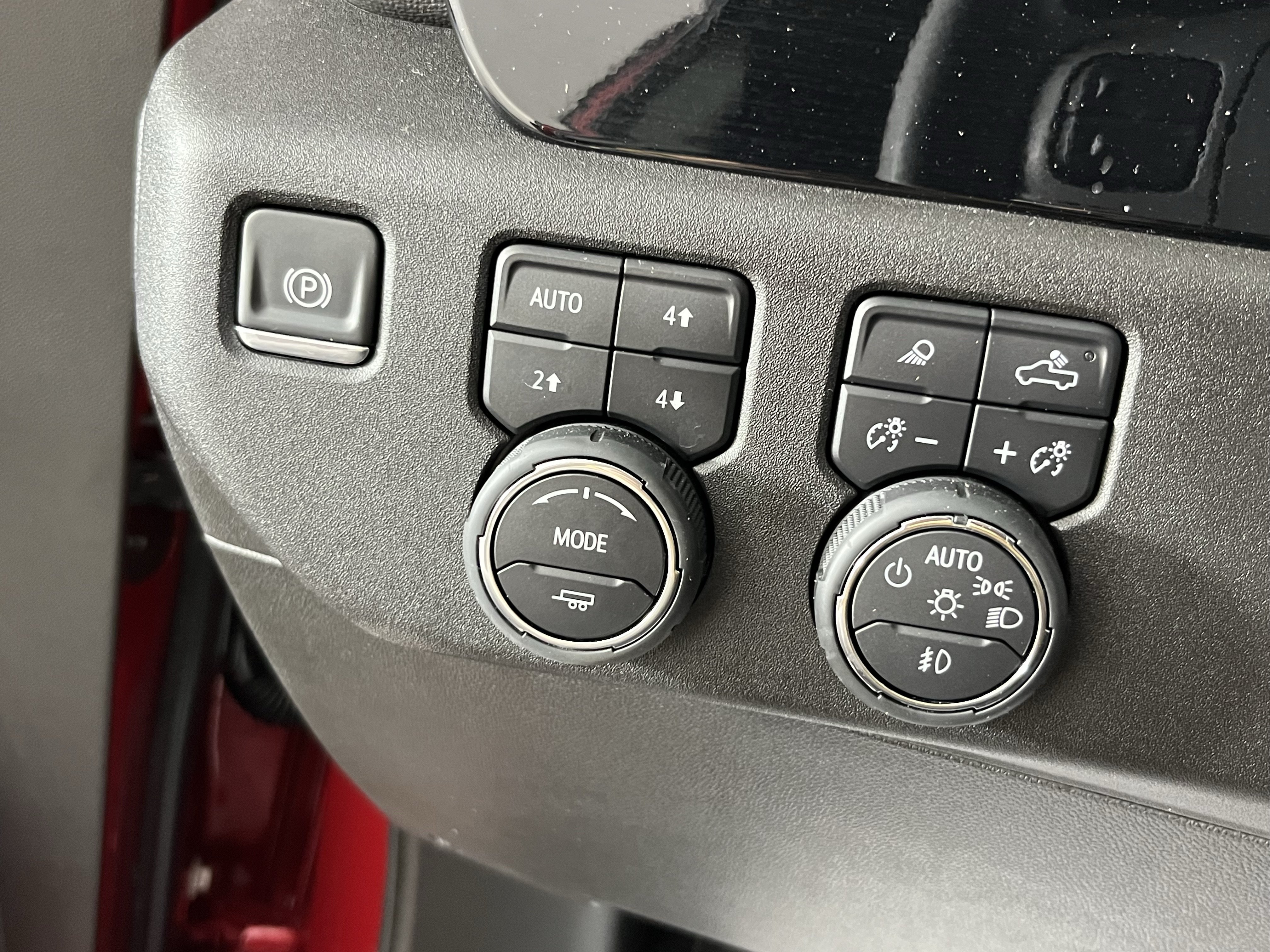 Used 2025 Chevrolet Silverado 3500 LTZ AWD/4WD image 36