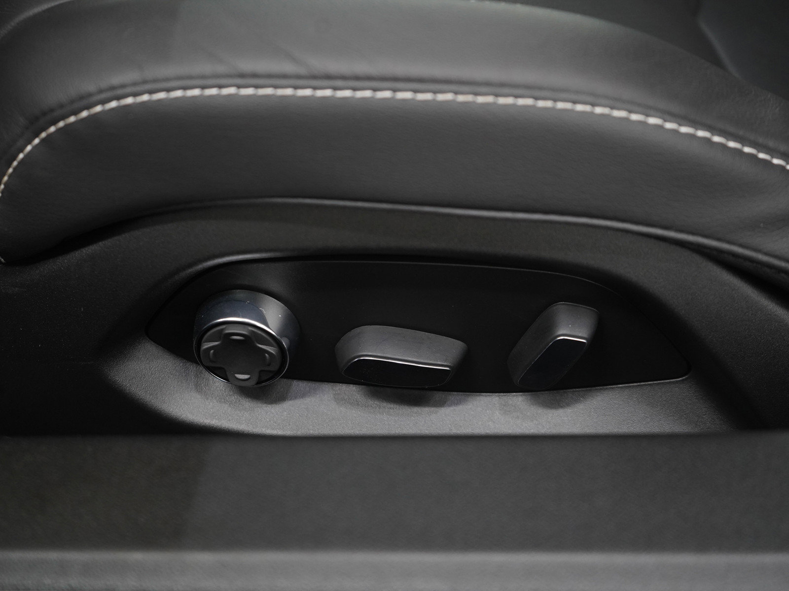 Used 2025 Chevrolet Corvette Stingray w/ Z51 Performance Package image 24