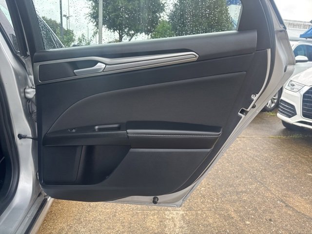 Used 2019 Ford Fusion SE image 17