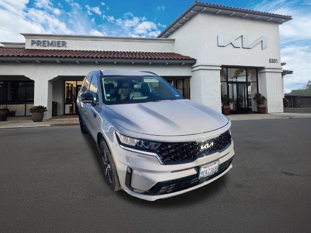 Certified 2022 Kia Sorento EX FWD image 4
