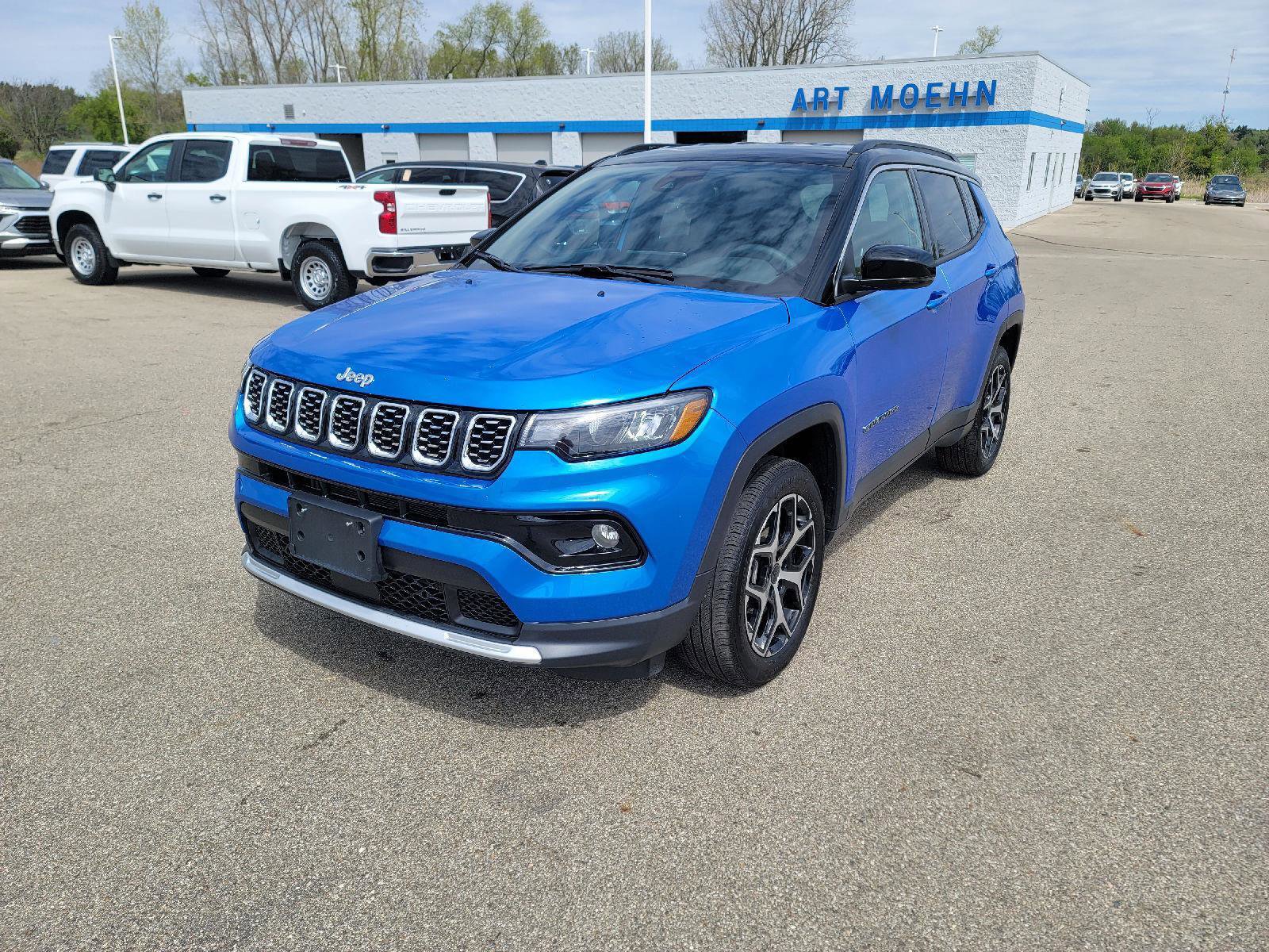 Used 2025 Jeep Compass Limited AWD/4WD image 11
