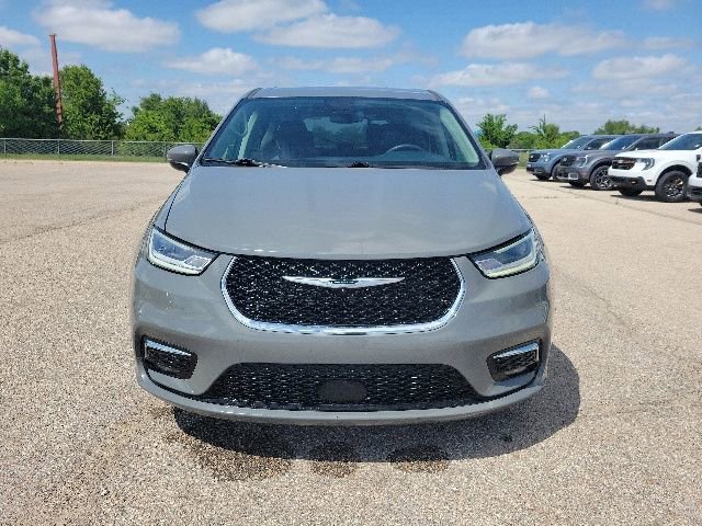 Used 2023 Chrysler Pacifica Touring-L FWD image 18