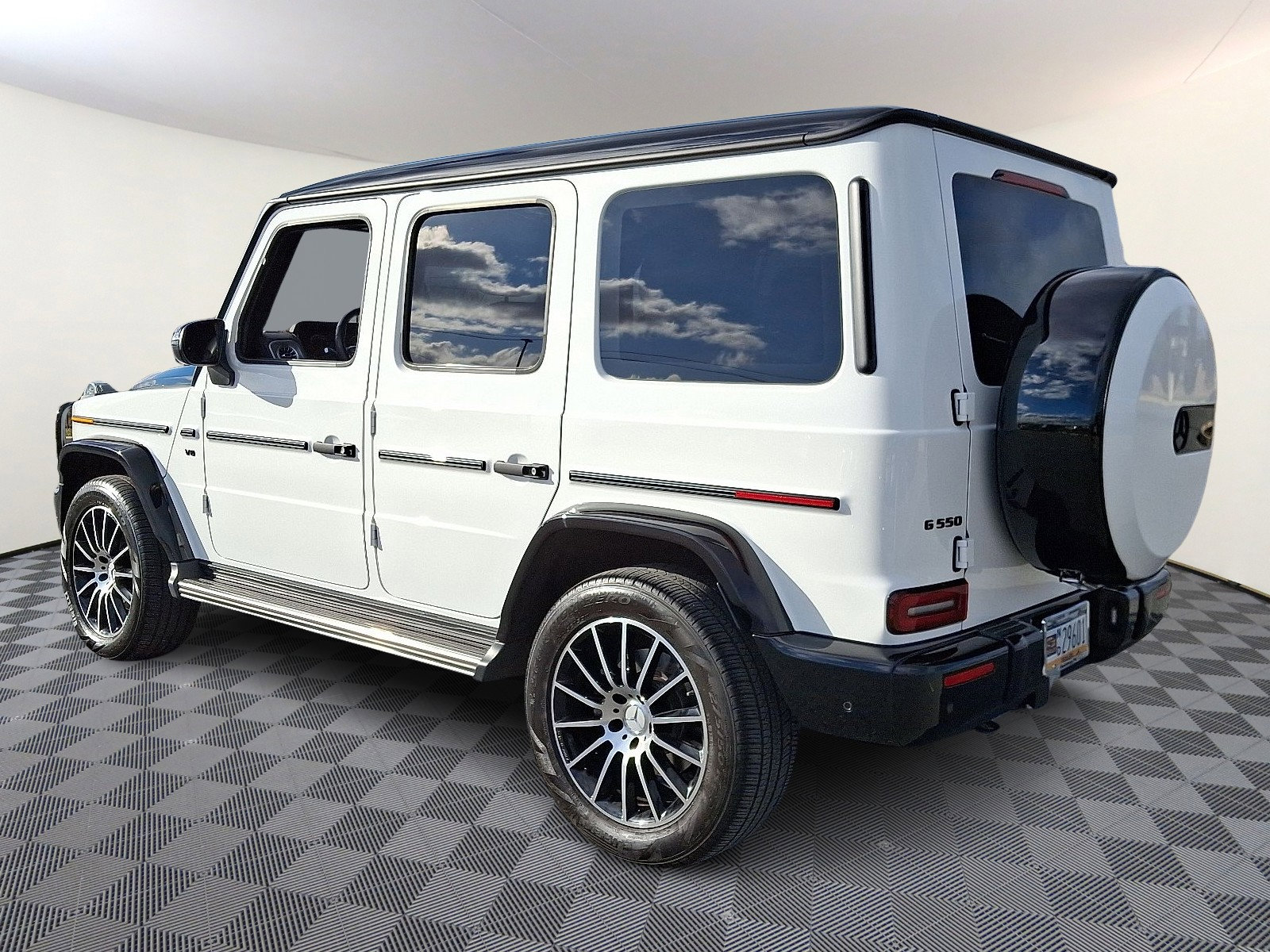 Used 2022 Mercedes-Benz G 550 4MATIC image 2