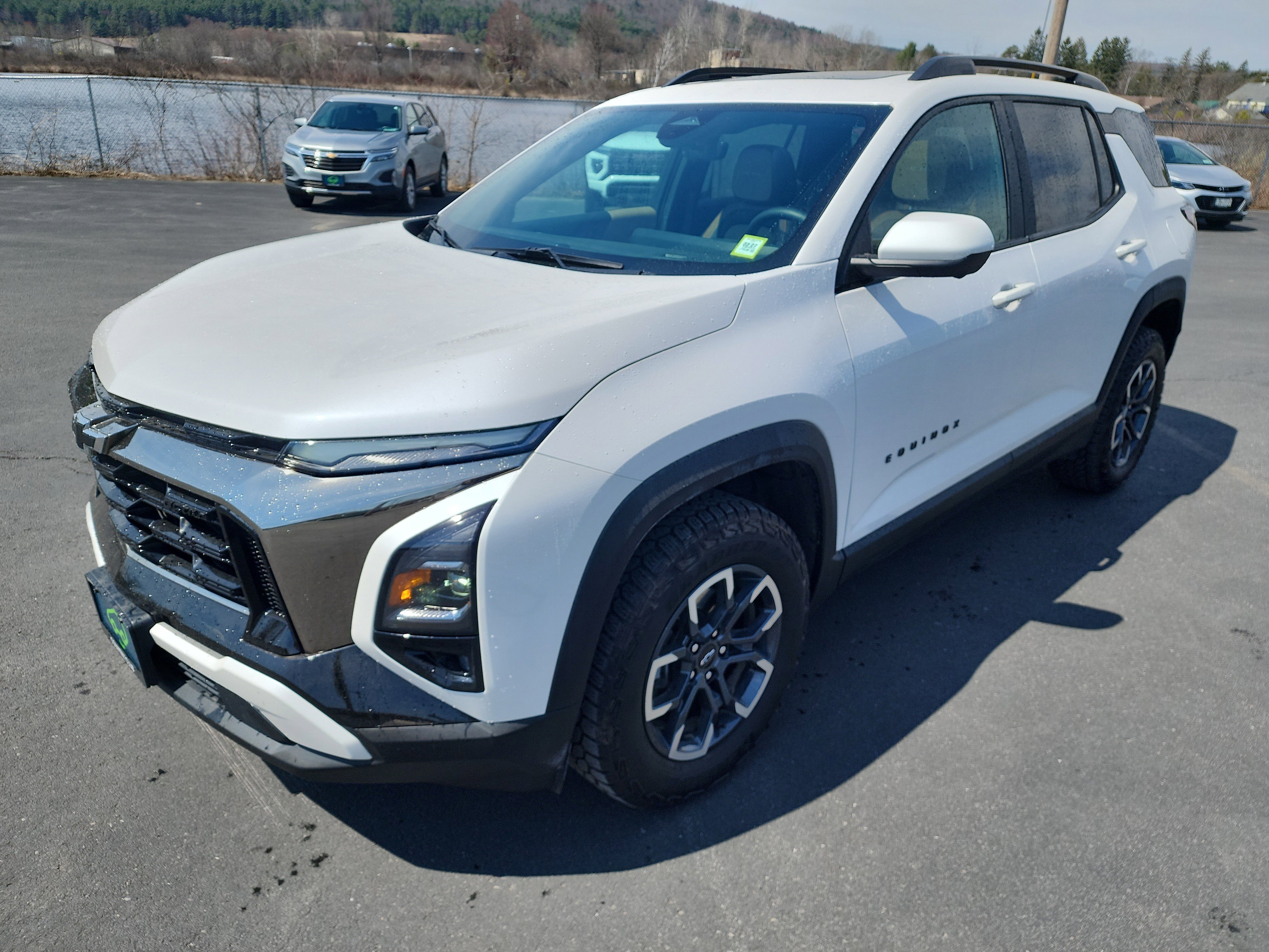 Certified 2025 Chevrolet Equinox ACTIV w/ Safety and Technology Package AWD/4WD image 4