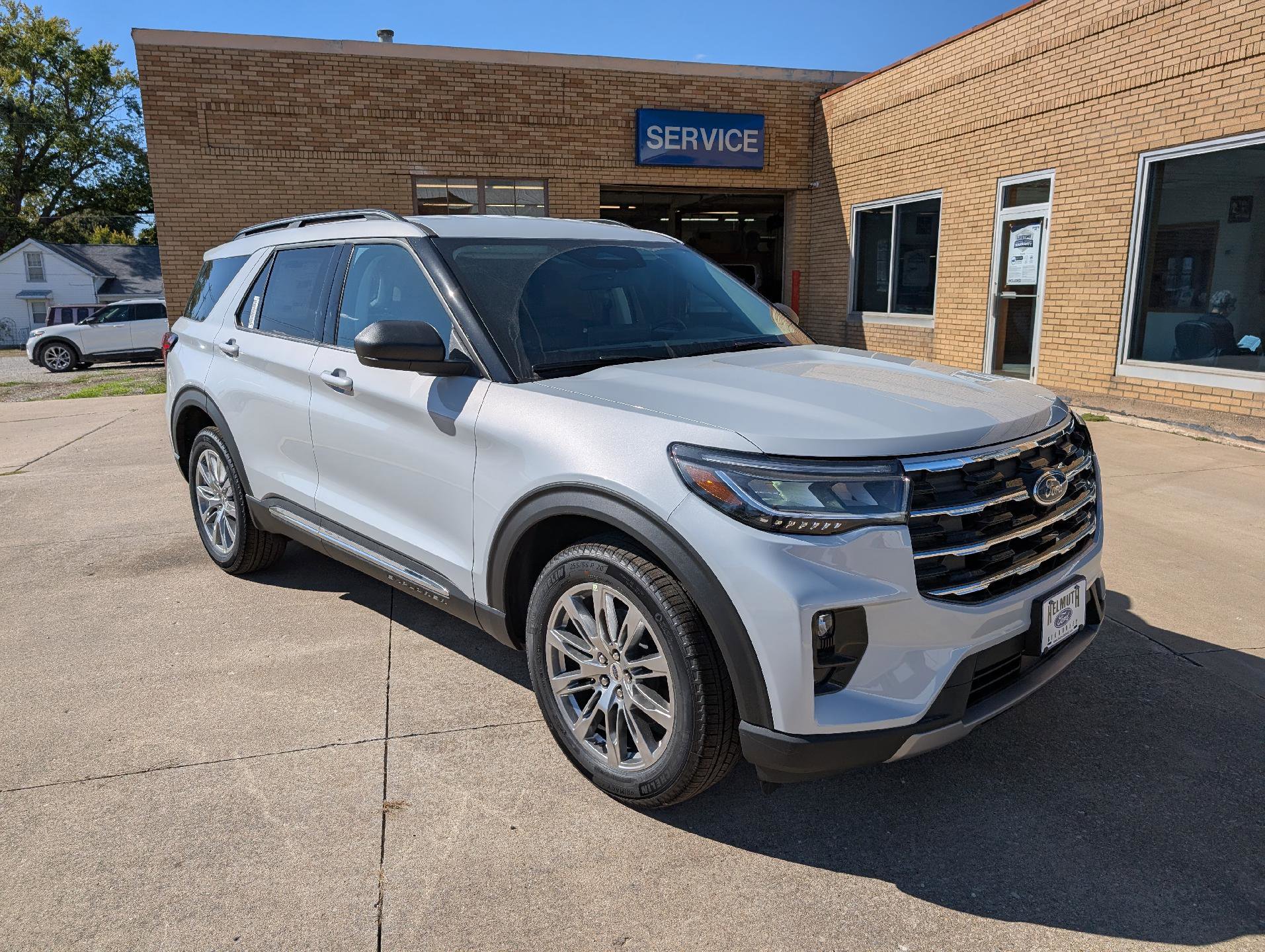 New 2025 Ford Explorer Active image 4