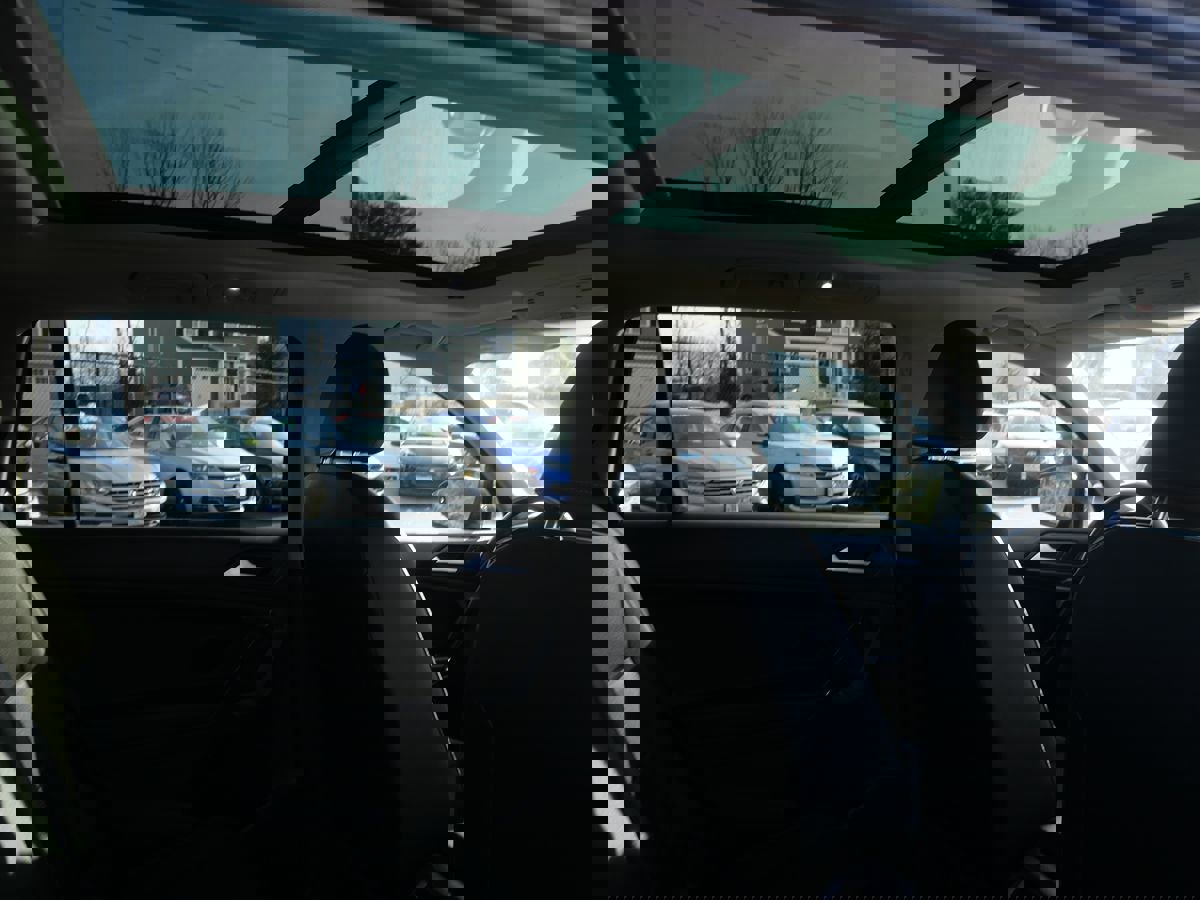 Used 2020 Volkswagen Tiguan SEL image 26