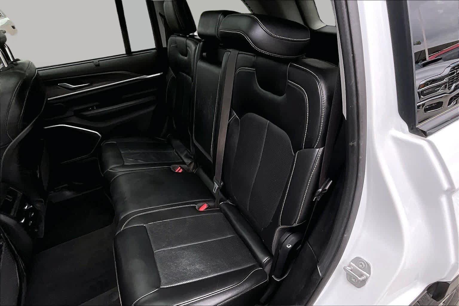 Used 2022 Jeep Grand Cherokee Limited 4xe w/ Luxury Tech Group II AWD/4WD image 19