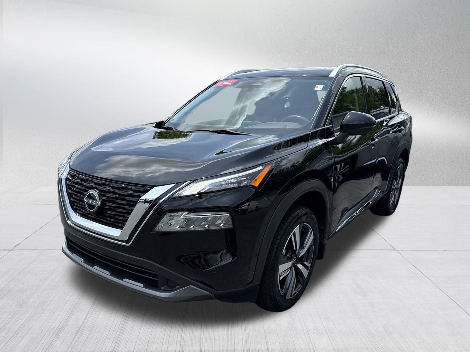 New 2023 Nissan Rogue SL