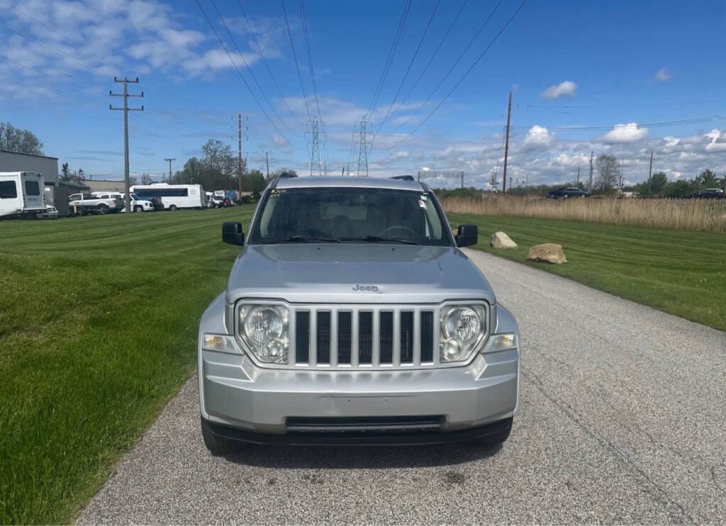Used 2010 Jeep Liberty Sport w/ Popular Equipment Group AWD/4WD image 2