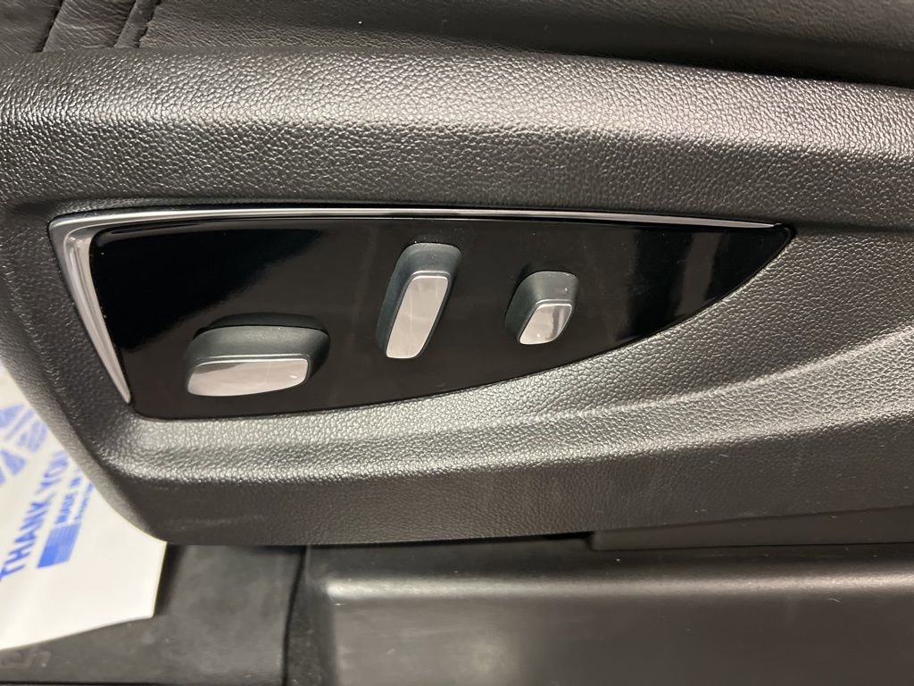 Used 2017 Cadillac Escalade Premium Luxury AWD/4WD image 28