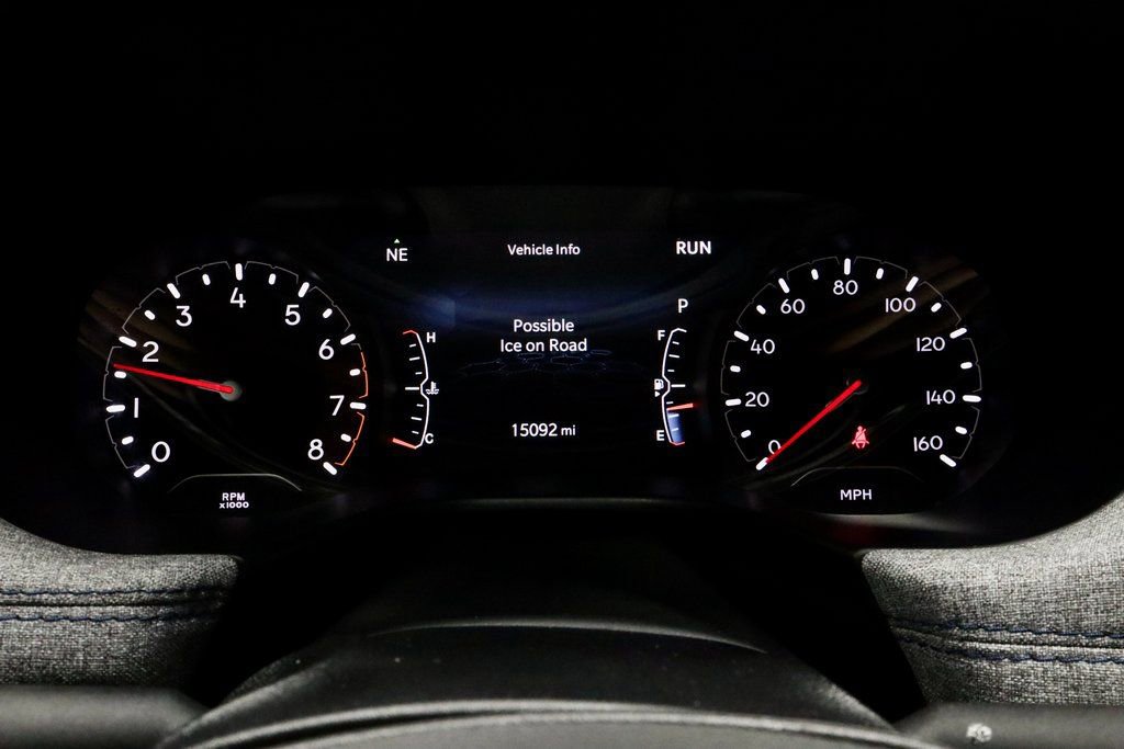 Used 2025 Jeep Compass Latitude image 28