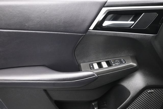 Used 2025 Mitsubishi Outlander SE FWD image 8