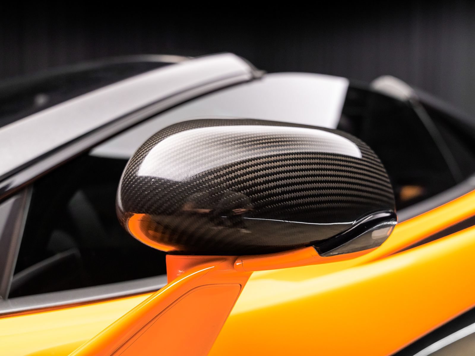 Used 2020 McLaren 600LT Spider RWD image 28