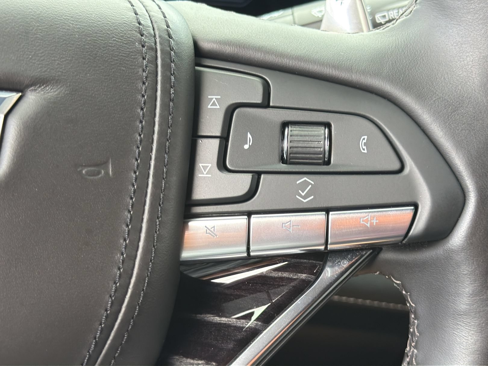 Certified 2023 Cadillac Escalade V AWD/4WD image 24