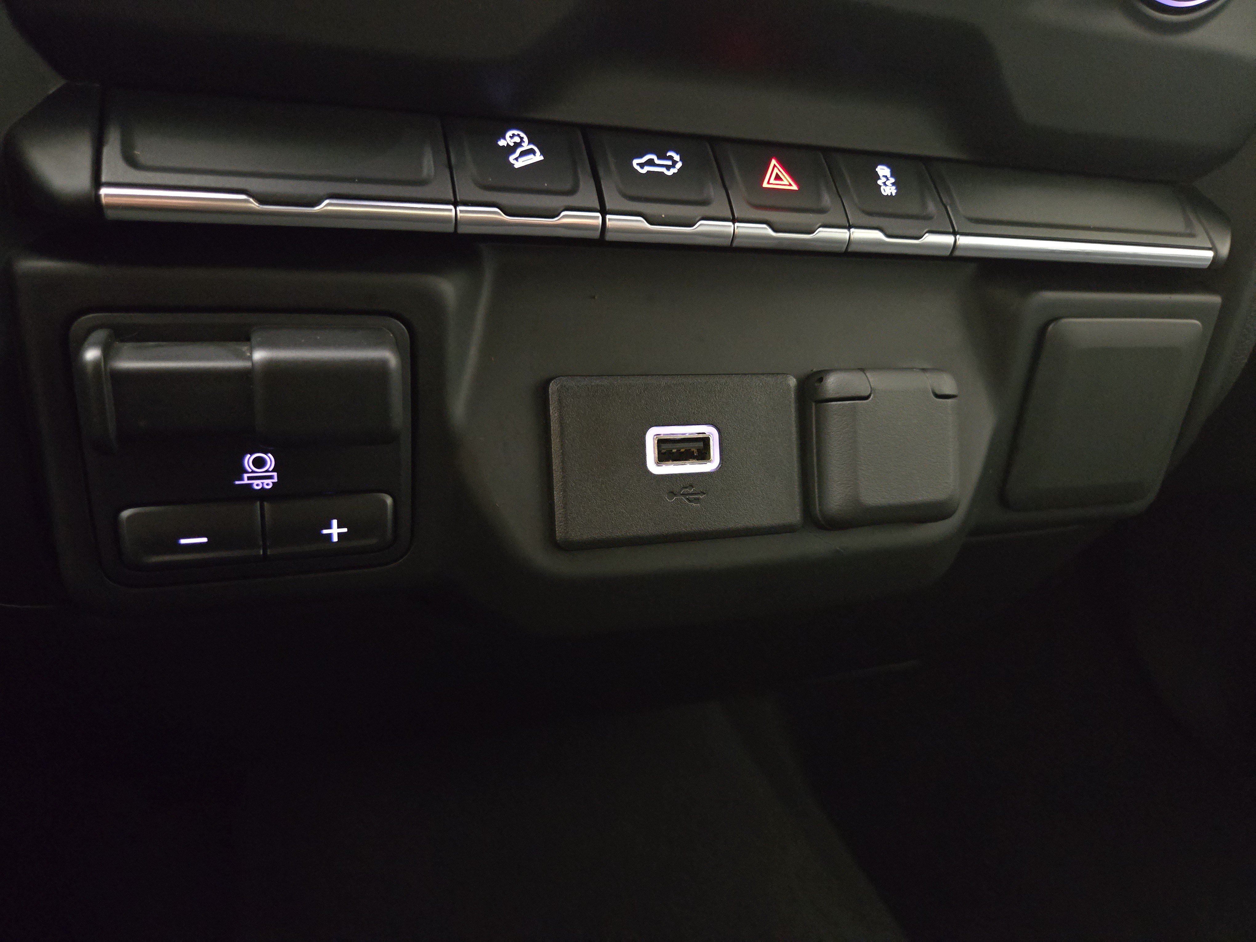 Used 2019 Chevrolet Silverado 1500 Custom Trail Boss w/ Custom Convenience Package AWD/4WD image 28