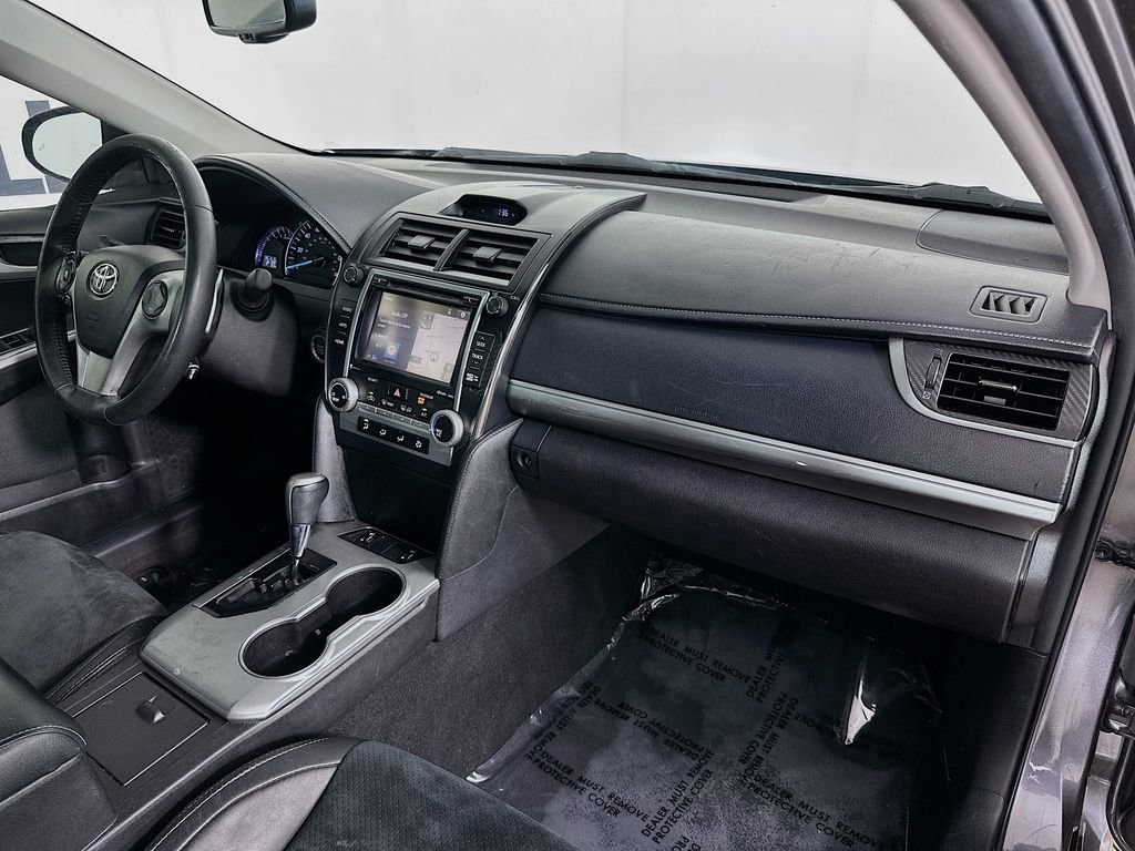 Used 2014 Toyota Camry SE w/ Leather Package FWD image 35