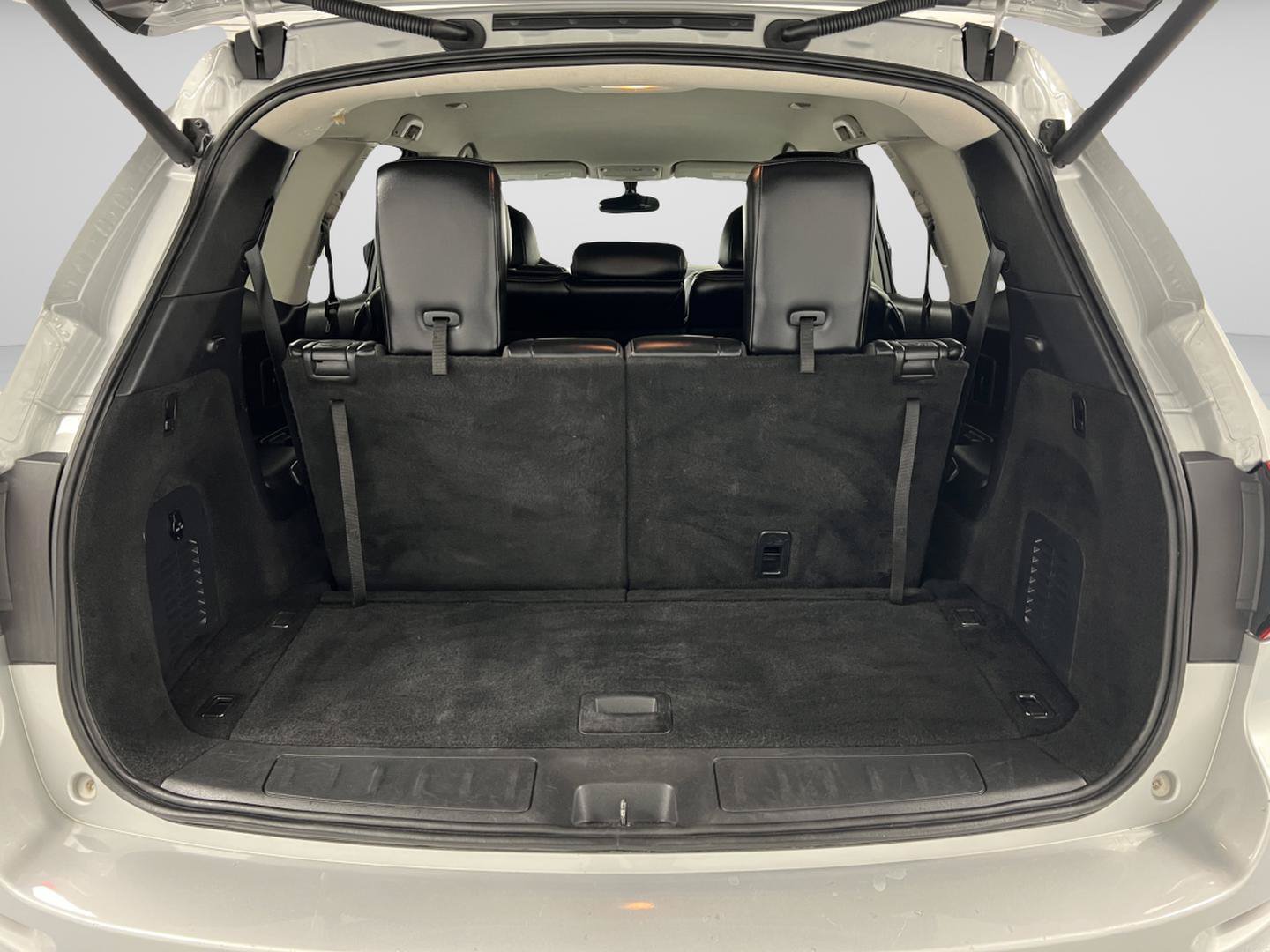 Used 2019 Nissan Pathfinder SL AWD/4WD image 34