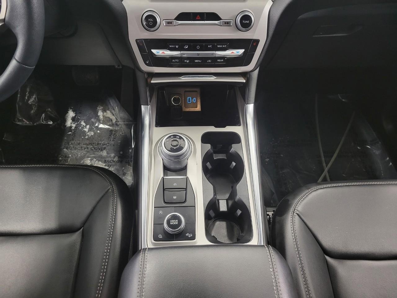 Used 2023 Ford Explorer XLT w/ Equipment Group 202A image 17