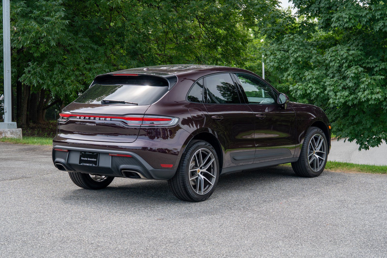 Certified 2026 Porsche Macan AWD/4WD image 7
