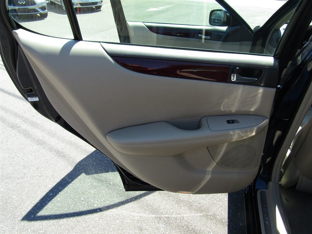Used 2004 Lexus ES 330 FWD image 19