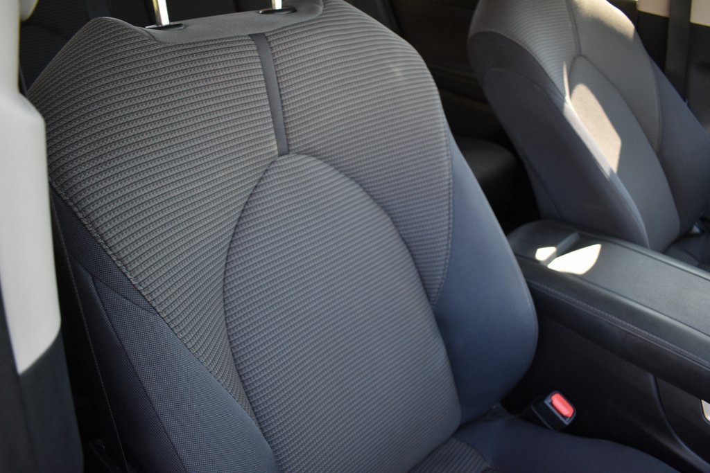 Used 2024 Toyota Highlander LE image 23