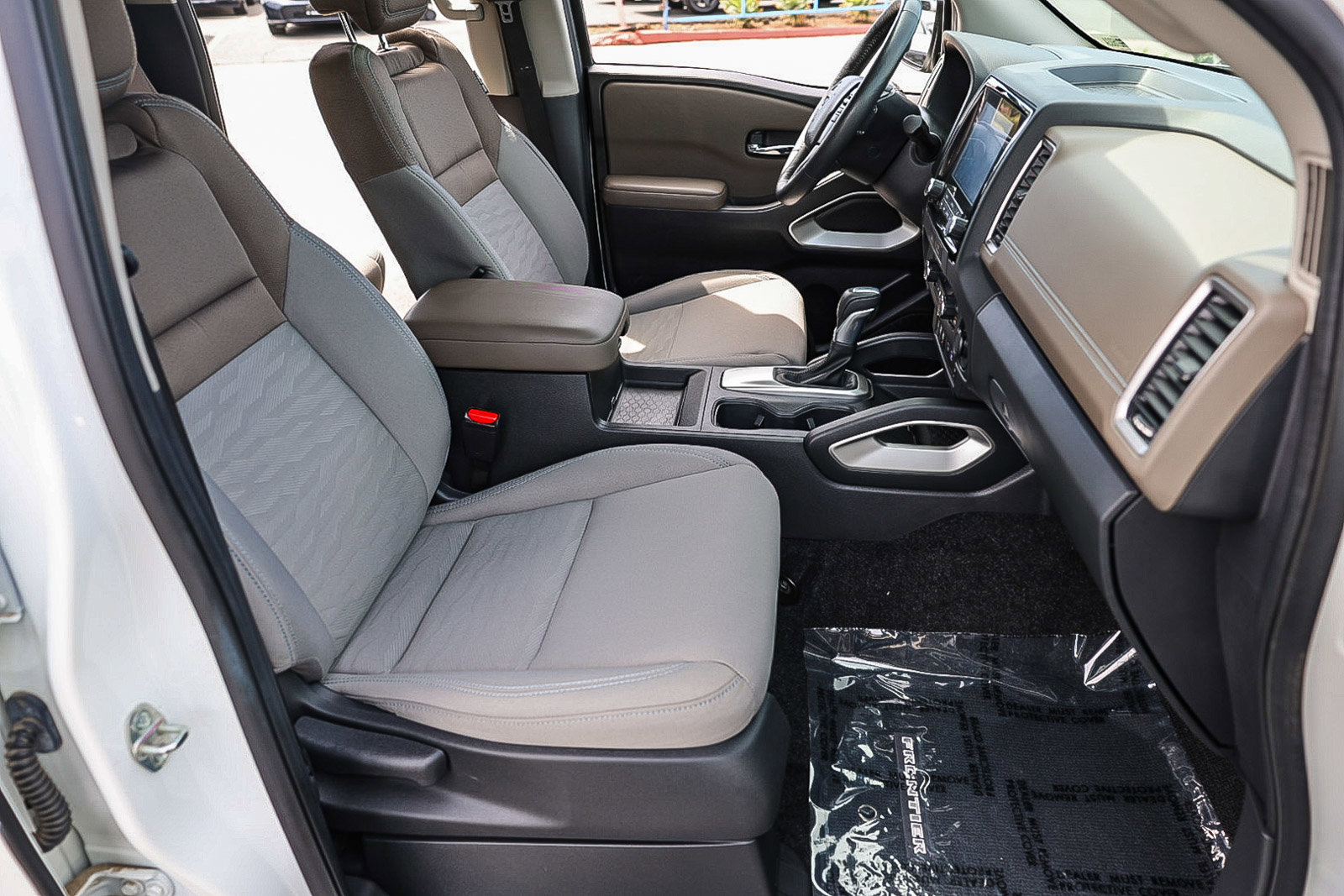 Used 2022 Nissan Frontier SV RWD image 8