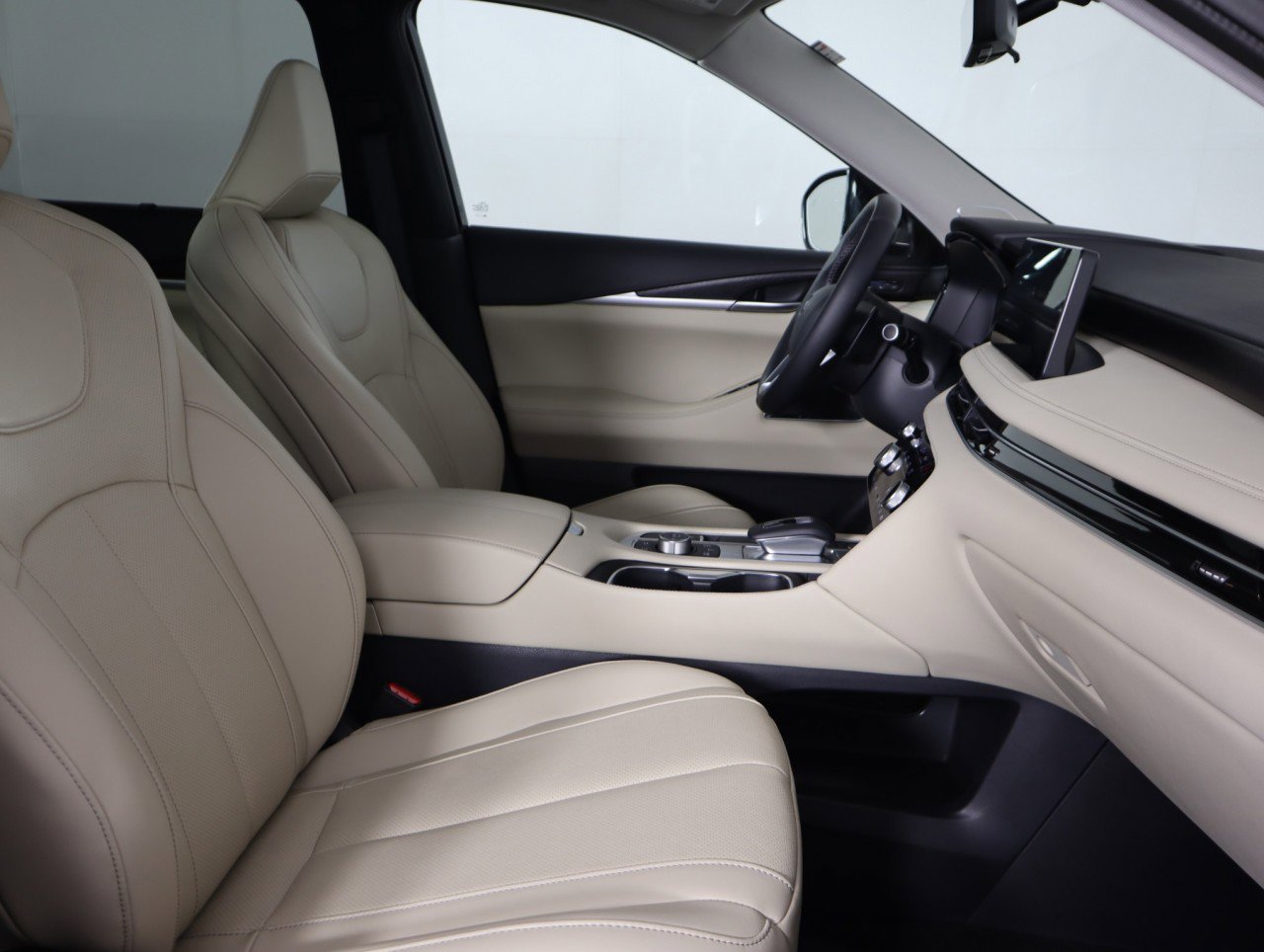 Used 2025 INFINITI QX60 Sensory w/ Vision Package image 10