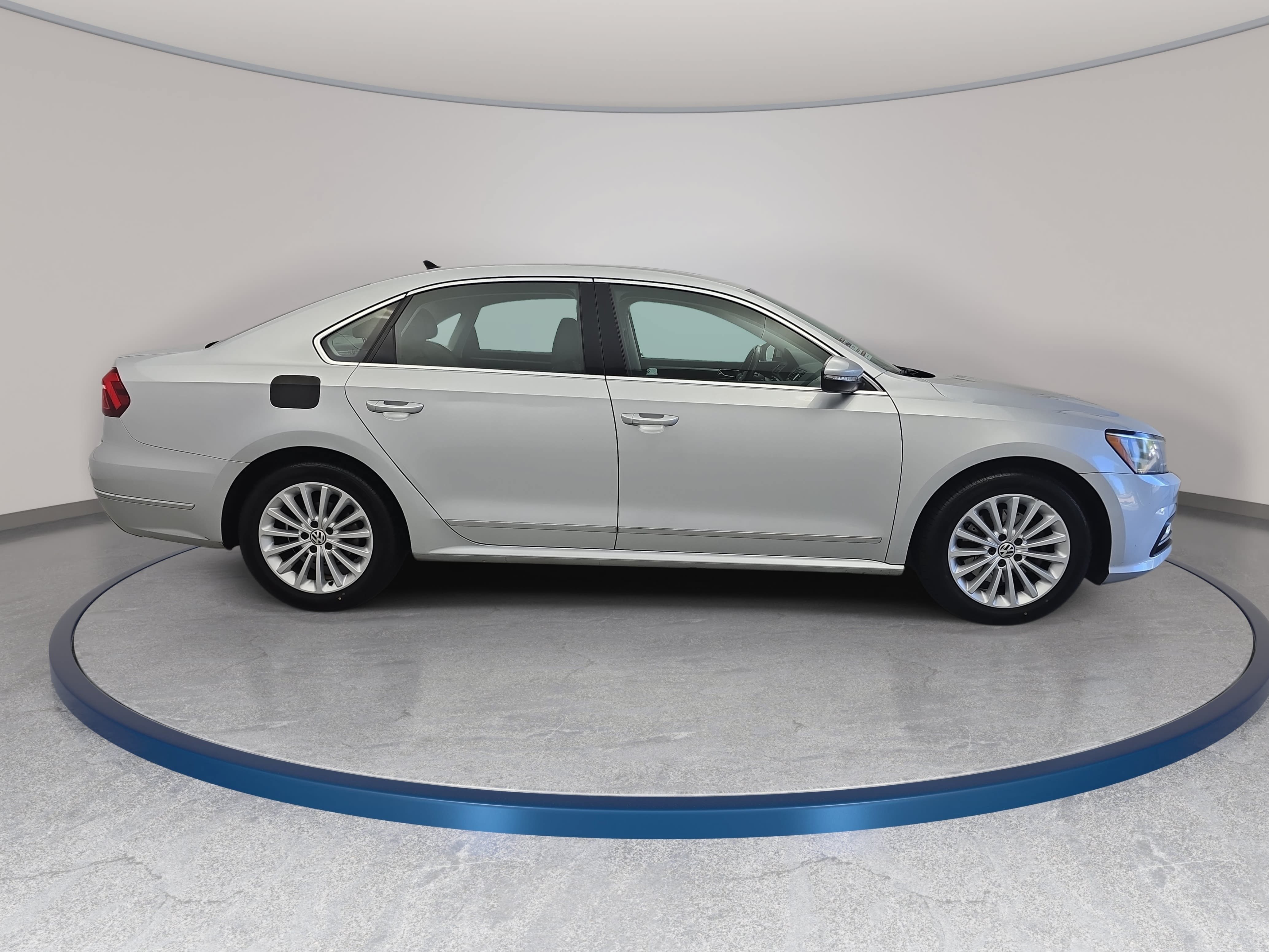 Used 2017 Volkswagen Passat 1.8T SE FWD image 4