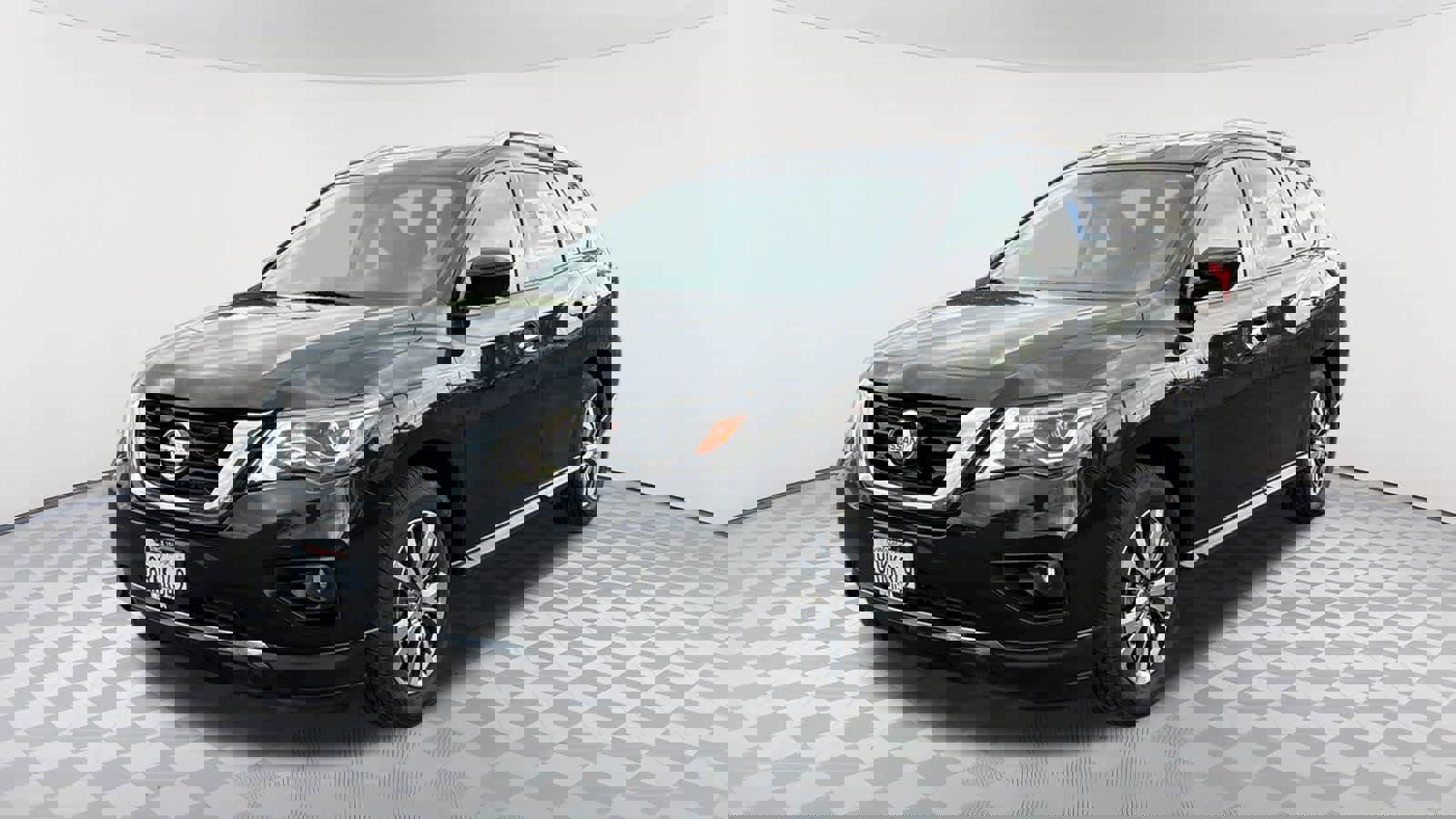 Used 2019 Nissan Pathfinder SL video 1