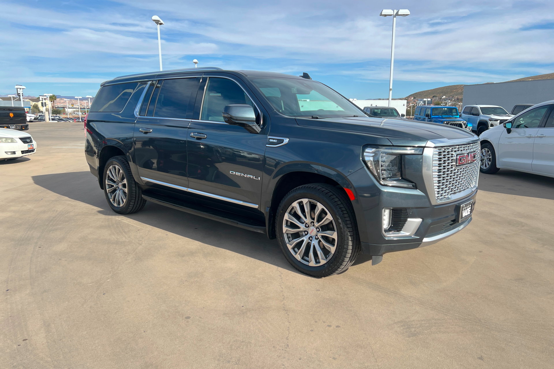 Used 2021 GMC Yukon XL Denali image 8