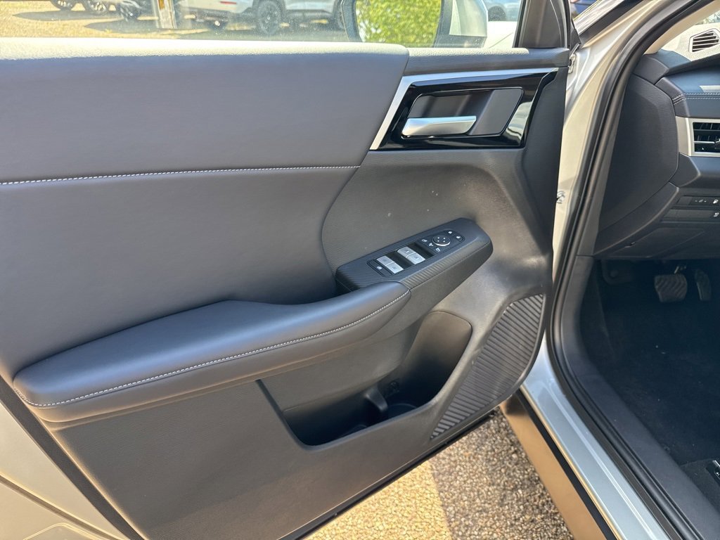 New 2025 Mitsubishi Outlander SE image 22