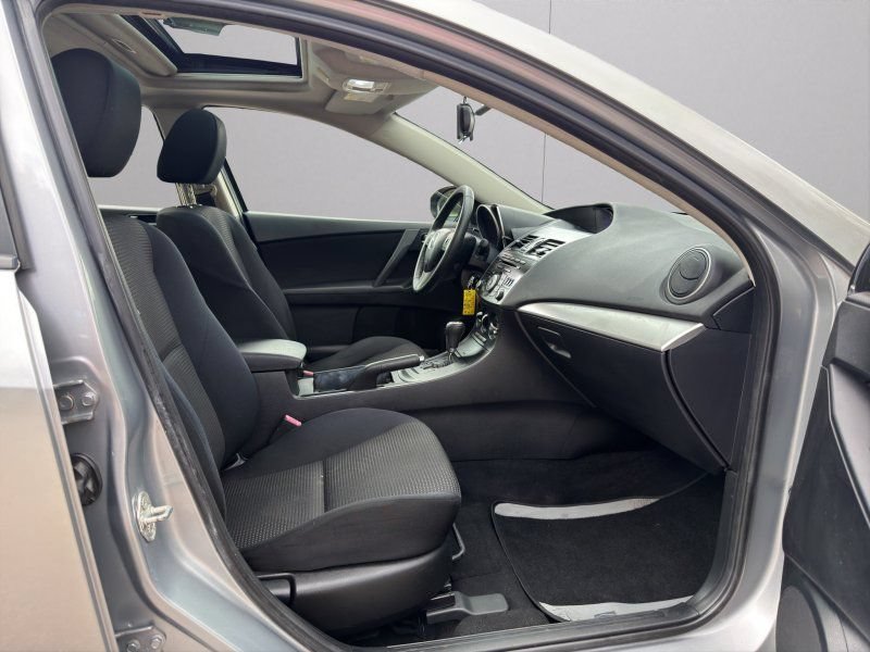 Used 2012 MAZDA MAZDA3 i Touring FWD image 13